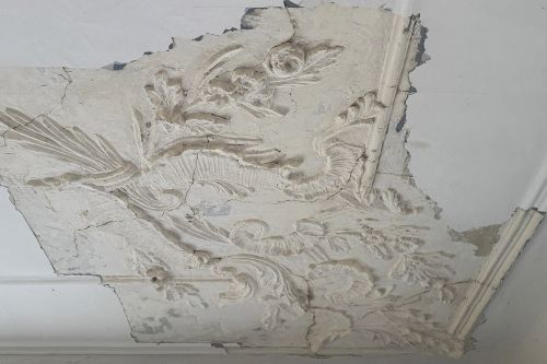 Freigelegter Stuck um 1770 angebracht: sehr gute Qualität der frei angetragenen Ornamentik