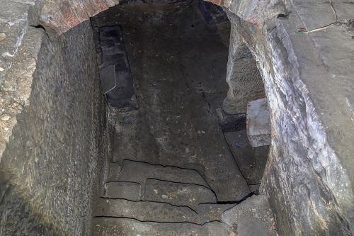 Kellertreppe unter Scheune